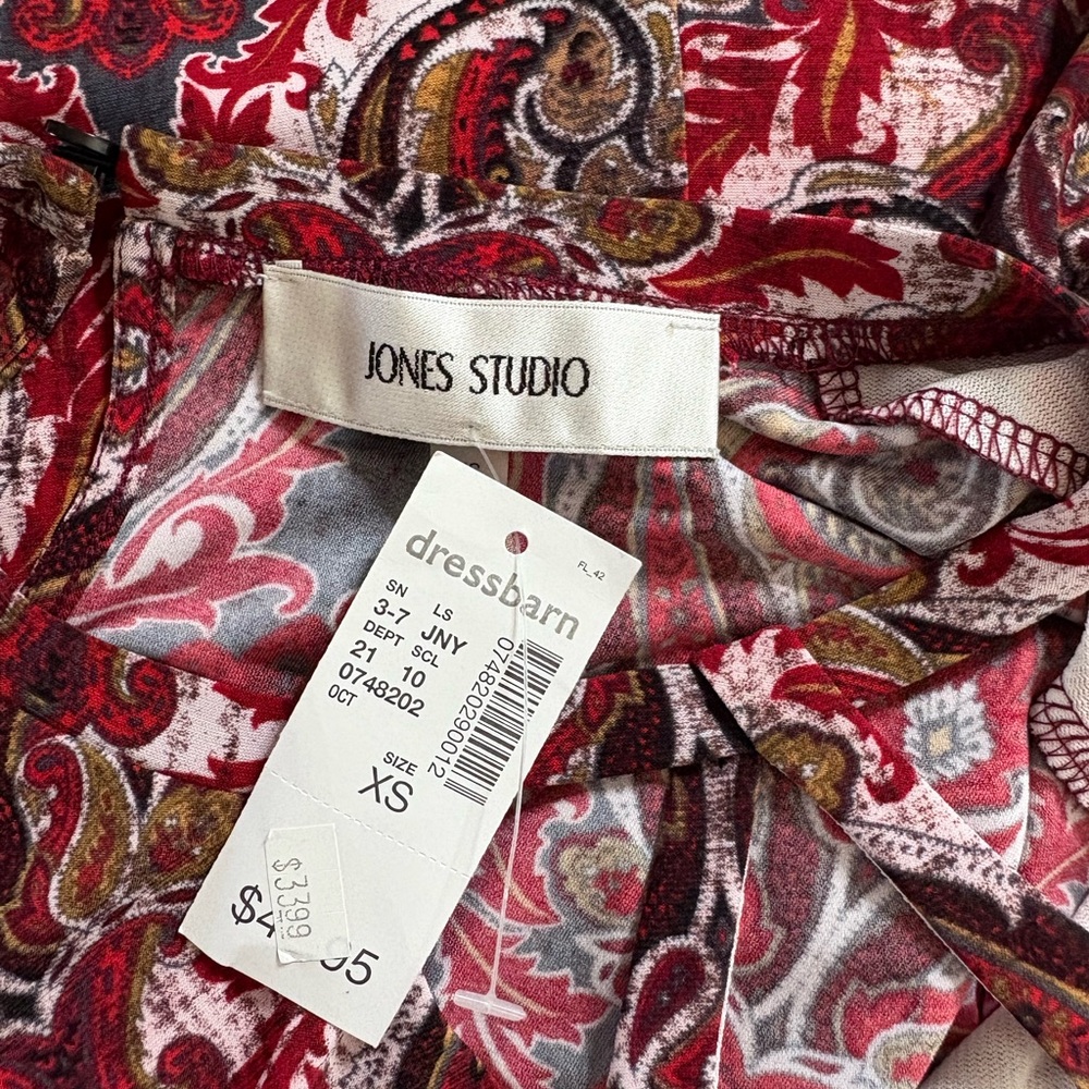 Paisley Keyhole Women's Top - Red and Black - Picture 9 of 9